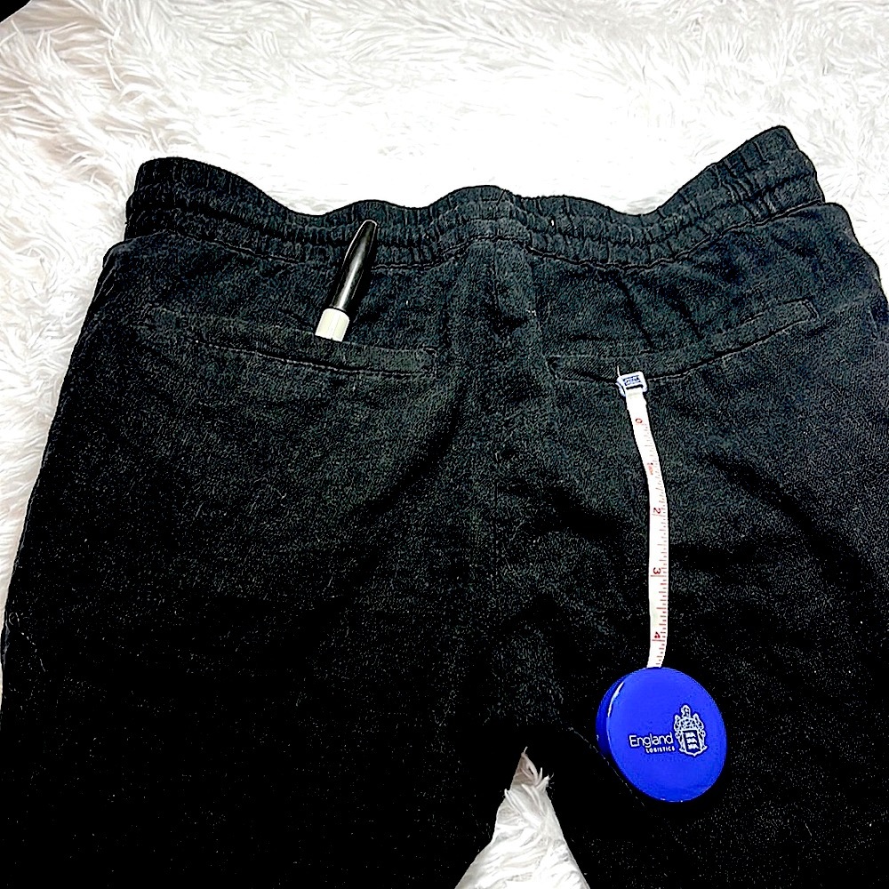 Roxy black beach pants size small 2 back pockets 3 1/2”deep 2 side 4 1/2”deep. - Picture 4 of 8